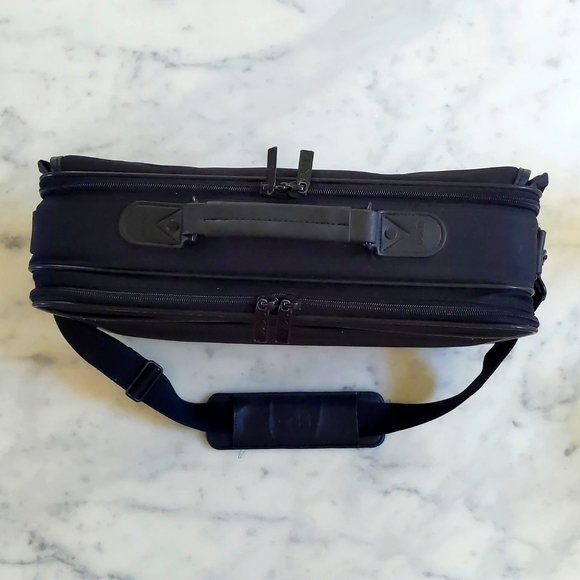 Dell Leather Trim/Handlers/Logo Multiple Layers Briefcase/Laptop Bag/Travel Bag. - Picture 3 of 12